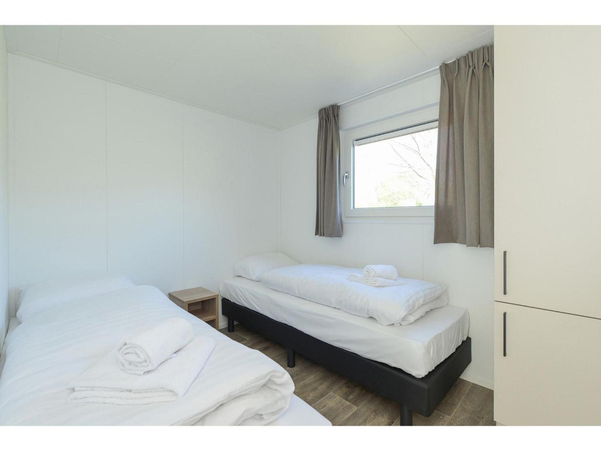 Brand New Chalets At 10 Minutes From The Oosterschelde Heinkenszand Bagian luar foto