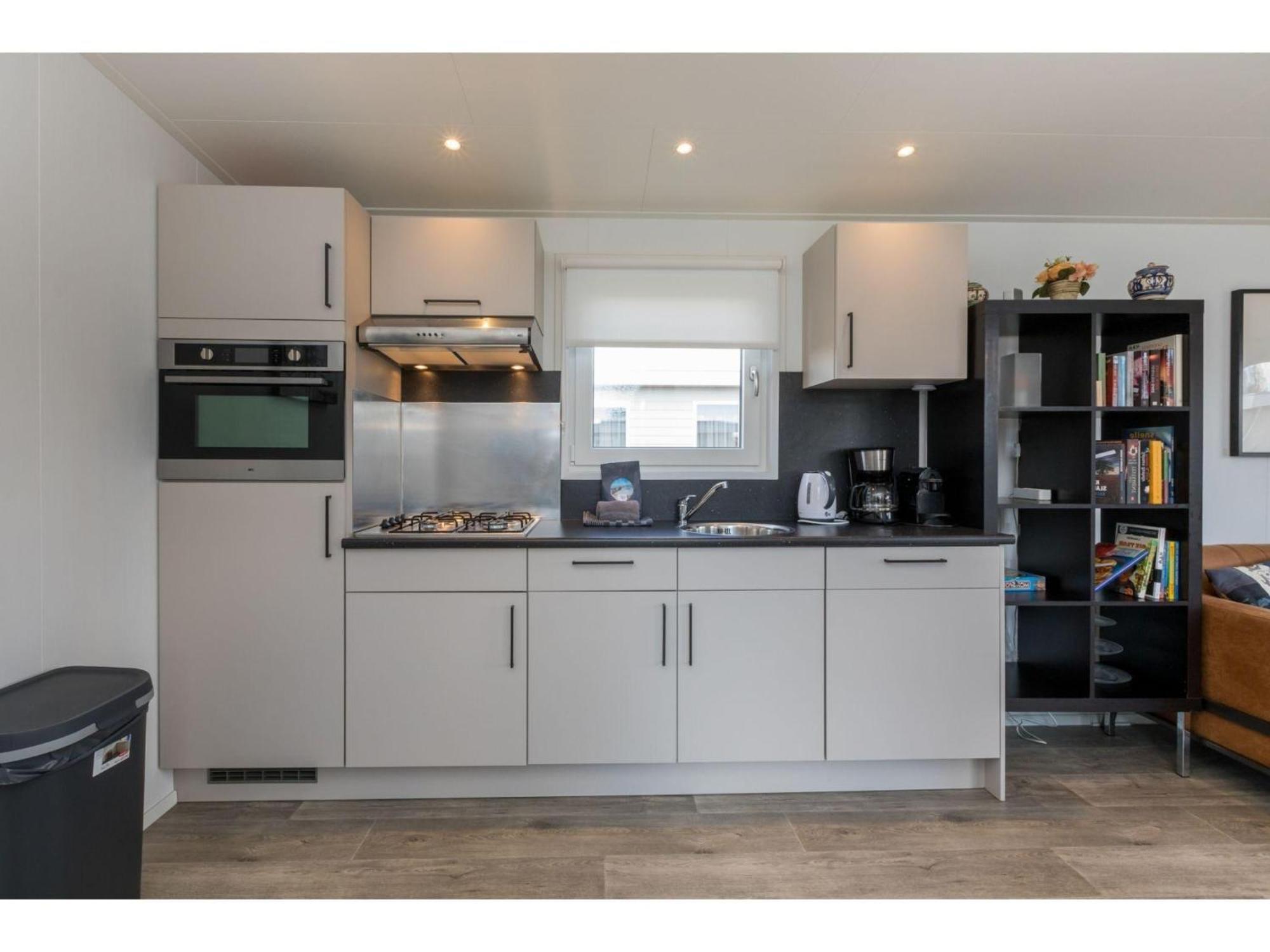 Brand New Chalets At 10 Minutes From The Oosterschelde Heinkenszand Bagian luar foto